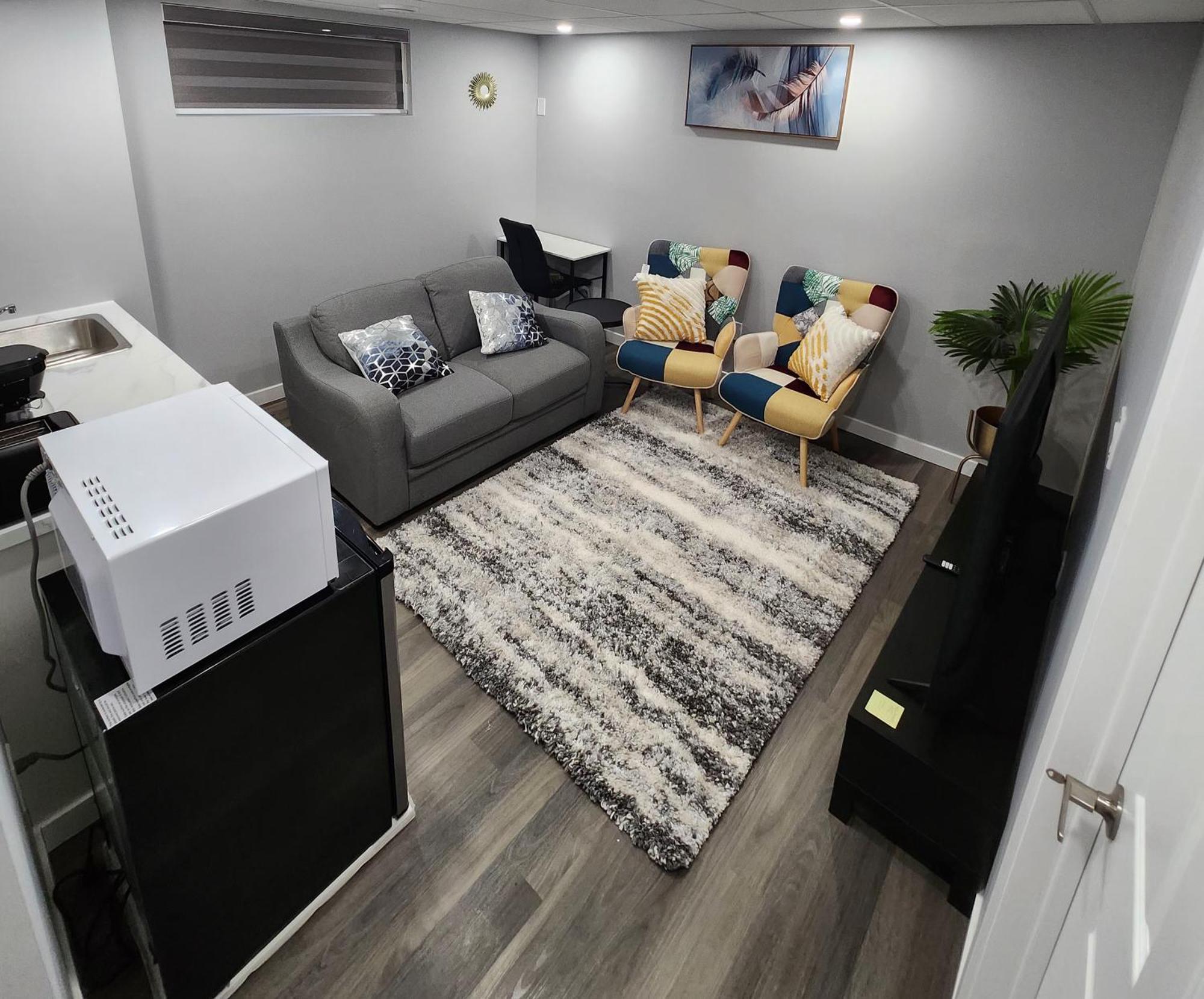 Entire Basement Suite With Private Entrance Winnipeg Eksteriør bilde